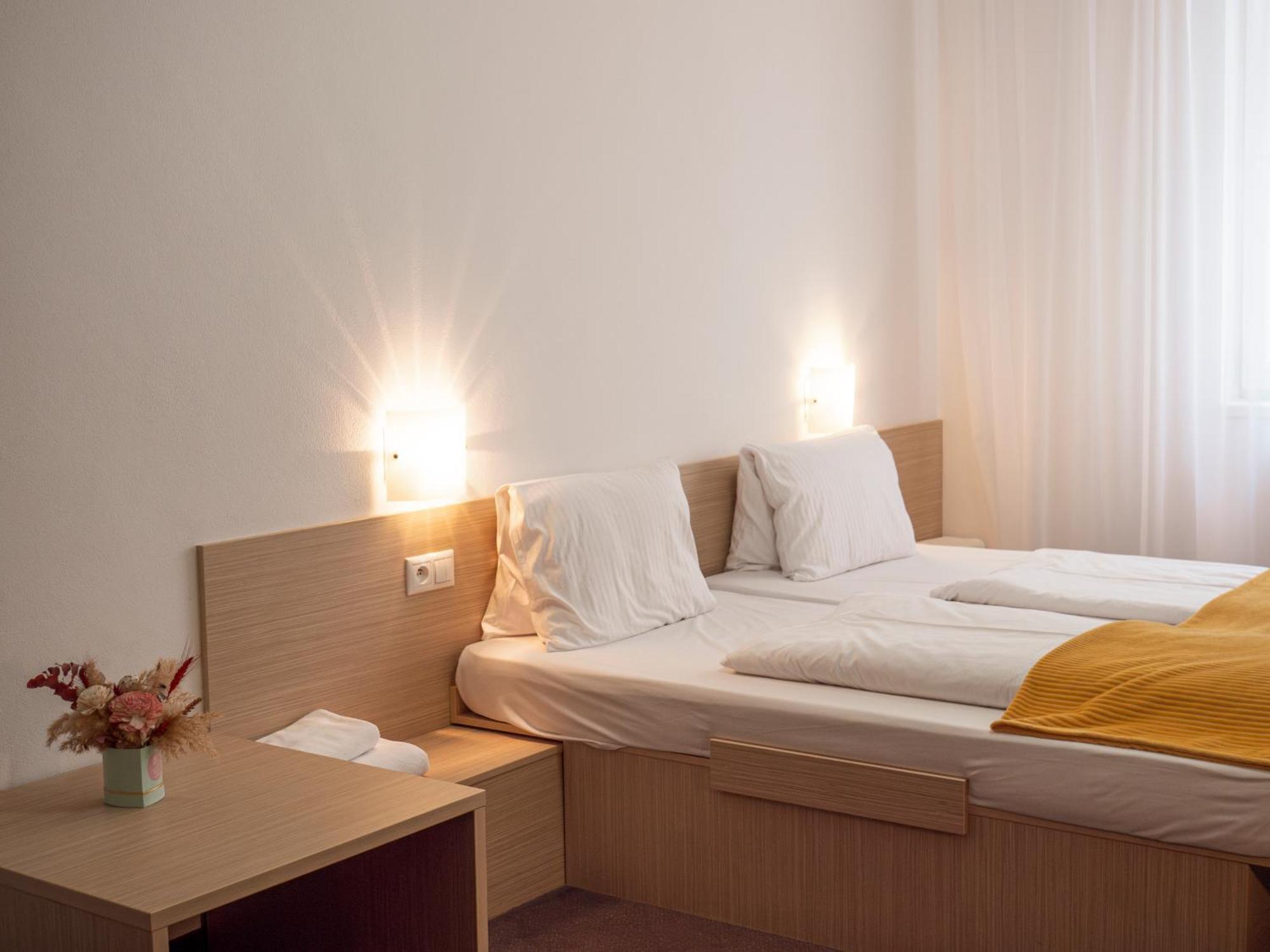 Elite Hotel Nová Dubnica Exteriör bild